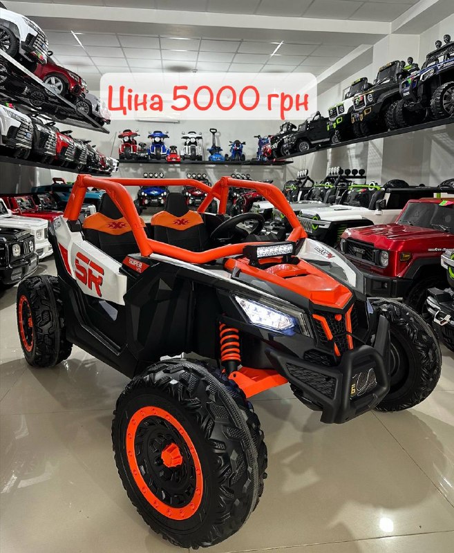 Дитячий баггі у магазині